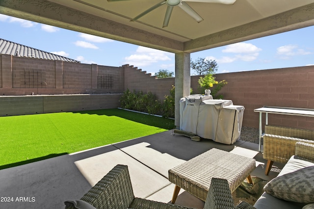 7180 W Tombstone Trl, Peoria, AZ 85383 - view of patio with ceiling fan and a fenced backyard