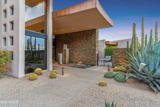 39602 N Charles Blair Macdonald Rd, Scottsdale, AZ 85262 - entrance to property featuring stone siding
