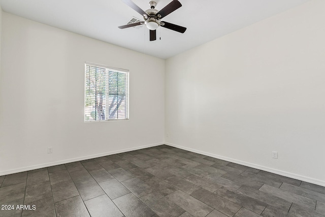 empty room featuring ceiling fan