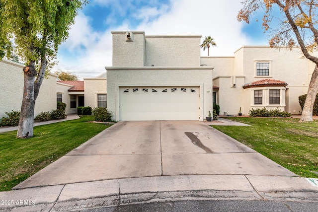 view of front of home with a front lawn