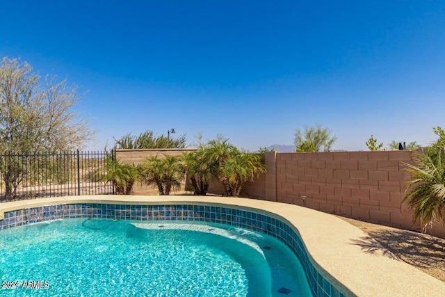 view of swimming pool