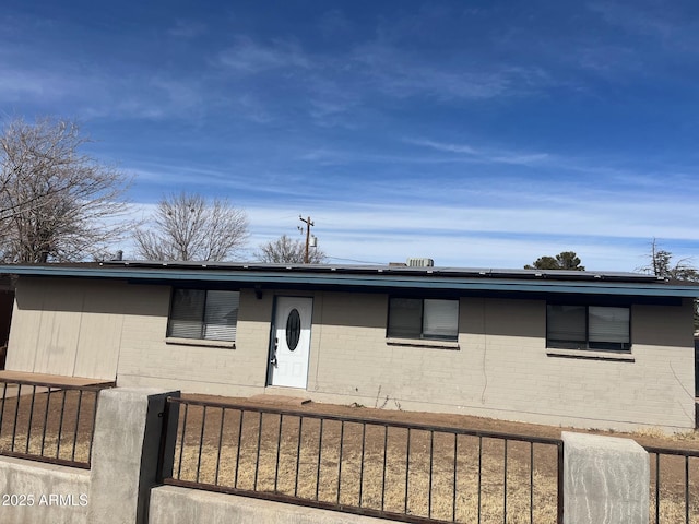 view of front of home with a front lawn