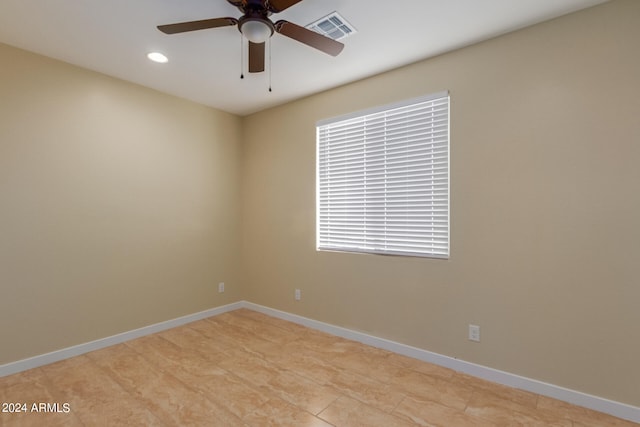 empty room with ceiling fan