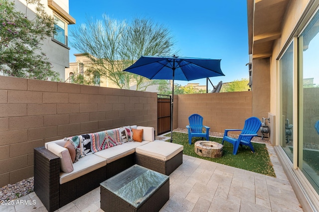 23083 N 74th Pl, Scottsdale, AZ 85255 - view of patio with an outdoor living space with a fire pit