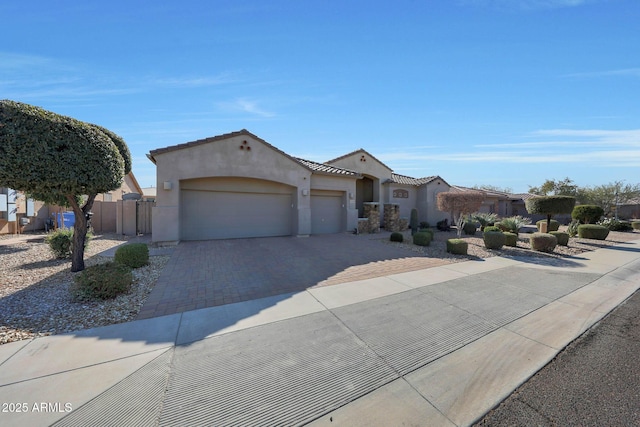 view of front facade featuring a garage