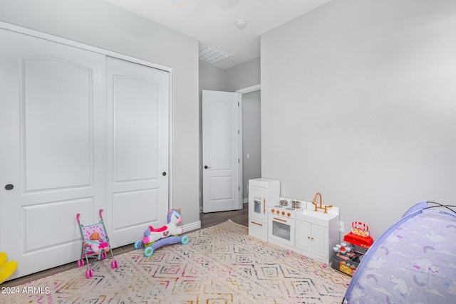 game room featuring light hardwood / wood-style flooring