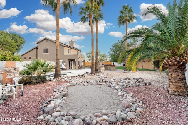 view of yard featuring a patio area