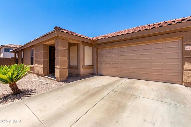 3438 S Bowman Rd, Apache Junction, AZ 85119 - garage with driveway