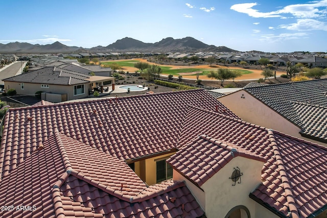 bird's eye view featuring a mountain view