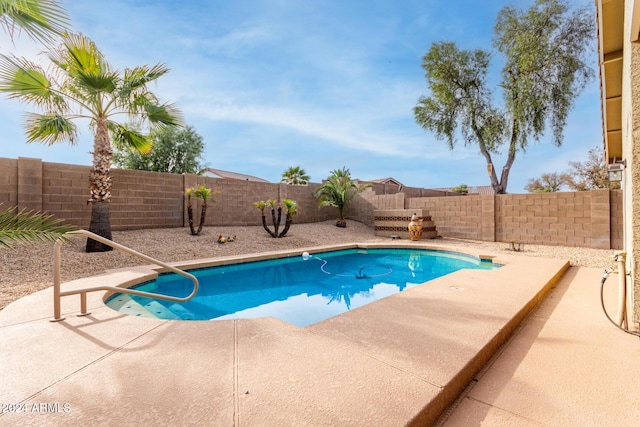 view of swimming pool