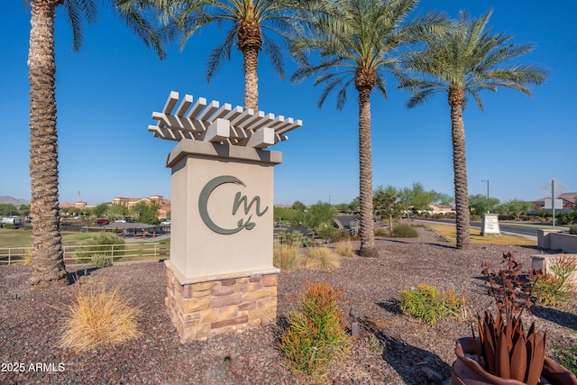 view of community / neighborhood sign