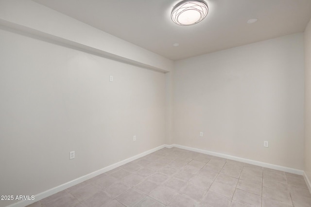 6637 W Watkins St, Phoenix, AZ 85043 - spare room with baseboards
