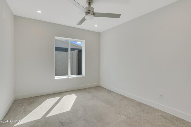 spacious closet featuring lofted ceiling