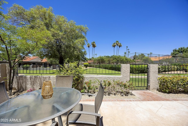 10538 E Gold Dust Cir, Scottsdale, AZ 85258 - view of patio with outdoor dining area