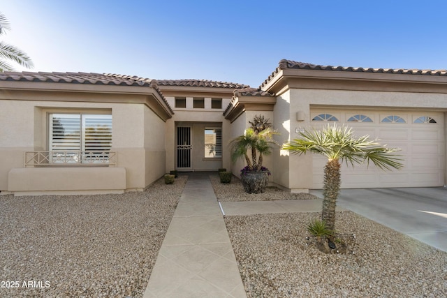 view of front of house featuring a garage