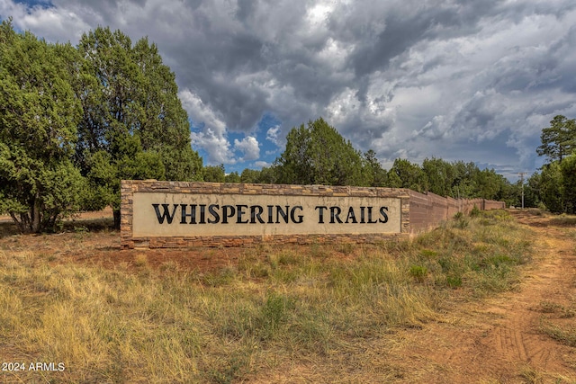 view of community / neighborhood sign