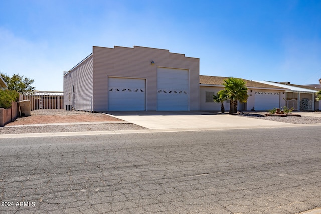 view of front facade featuring a garage