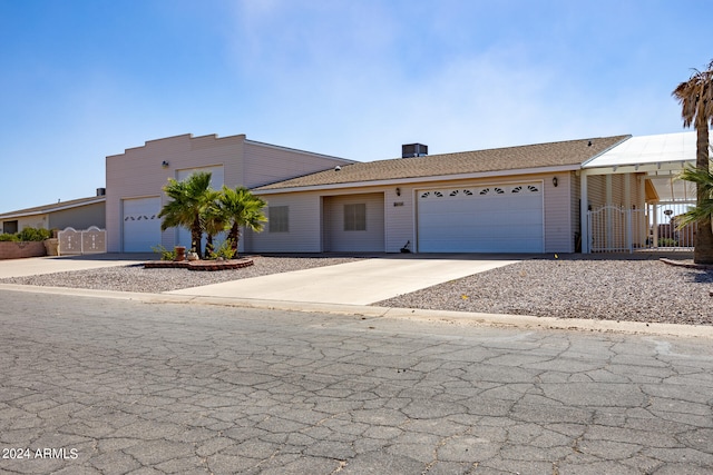 view of front facade featuring a garage