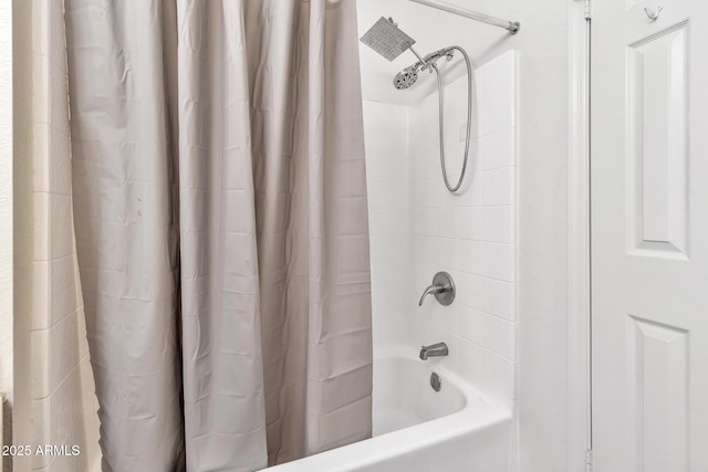 bathroom featuring shower / tub combo