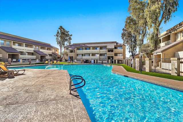 view of swimming pool