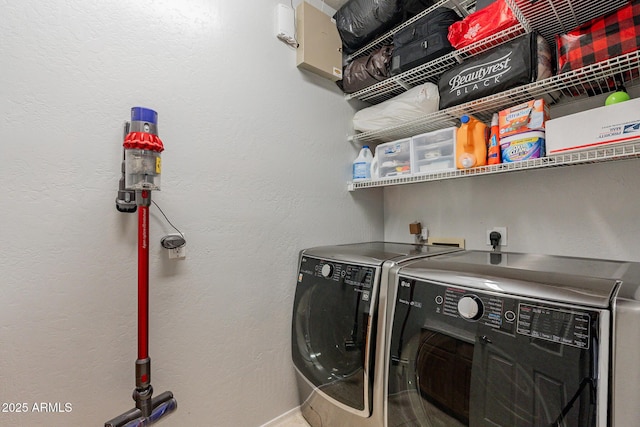 9678 E Voltaire Dr, Scottsdale, AZ 85260 - laundry room featuring washing machine and clothes dryer