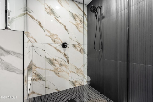 17040 N 39th Ave, Glendale, AZ 85308 - bathroom featuring a tile shower