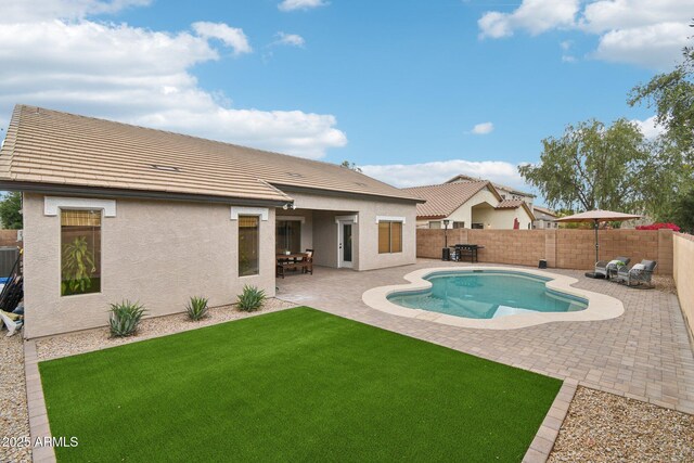 1070 S Amber St, Chandler, AZ 85286 - view of pool with a patio area