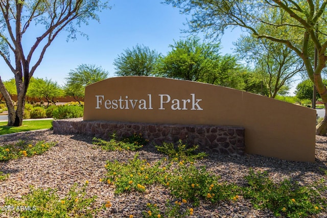 view of community / neighborhood sign