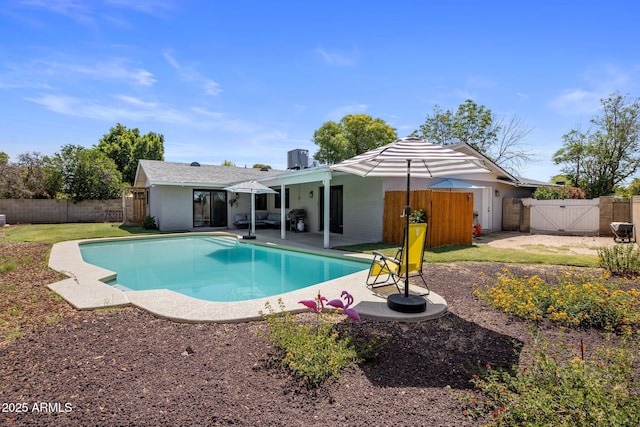 1540 E Glencove St, Mesa, AZ 85203 - view of pool featuring a gate, a fenced backyard, and a patio area