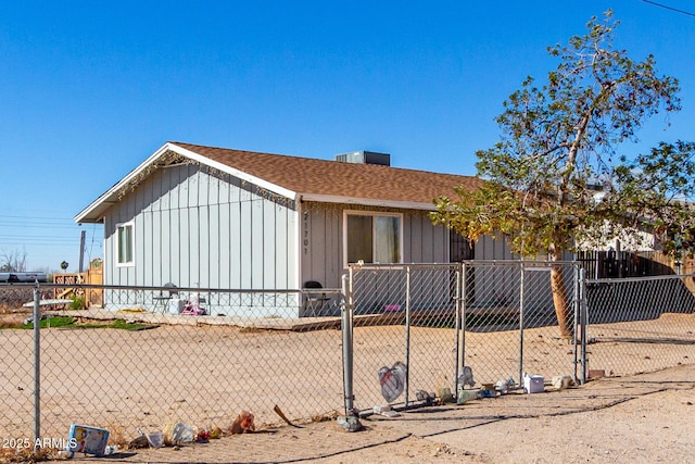 view of side of property