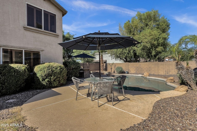 2545 E Harrison Ct, Gilbert, AZ 85295 - fenced backyard with a patio and outdoor dining space