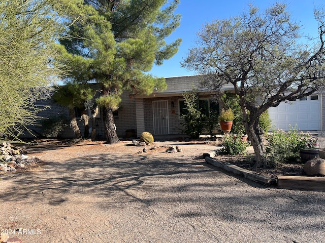 view of front facade with a garage