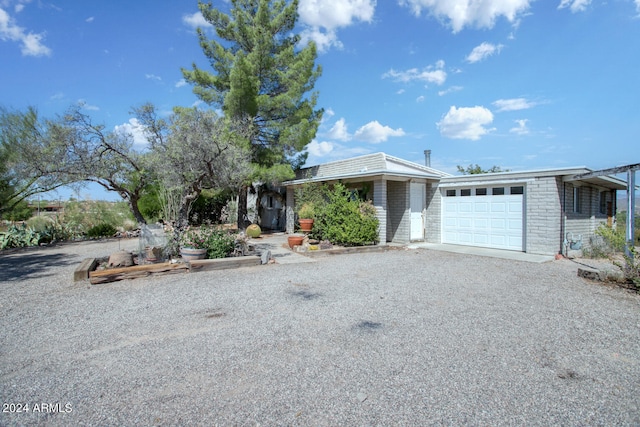 view of front facade featuring a garage