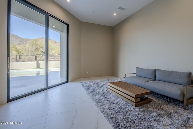 living room featuring a mountain view