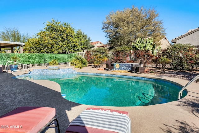 view of swimming pool