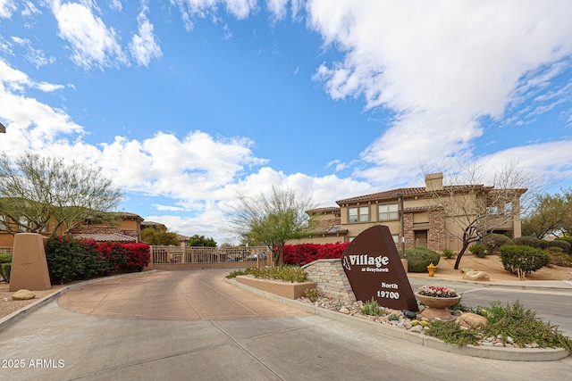 19700 N 76th St Unit 1124, Scottsdale, AZ 85255 - community sign featuring a gate