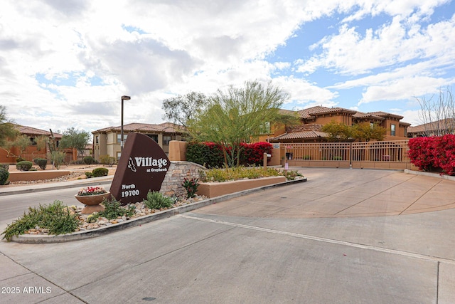 19700 N 76th St Unit 1124, Scottsdale, AZ 85255 - community / neighborhood sign featuring fence and a residential view