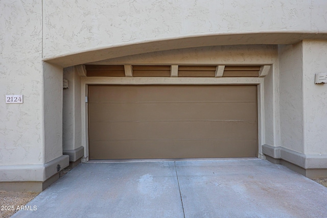 19700 N 76th St Unit 1124, Scottsdale, AZ 85255 - garage featuring driveway