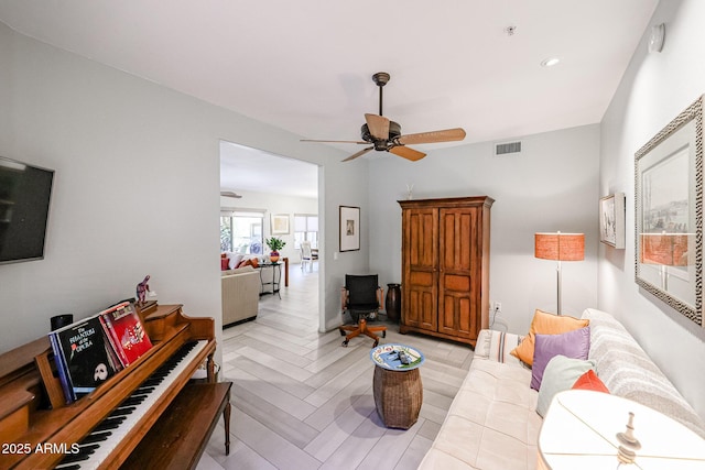 19700 N 76th St Unit 1124, Scottsdale, AZ 85255 - living room featuring visible vents, recessed lighting, and ceiling fan
