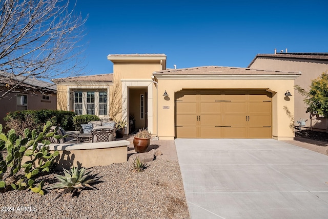 view of front facade featuring a garage