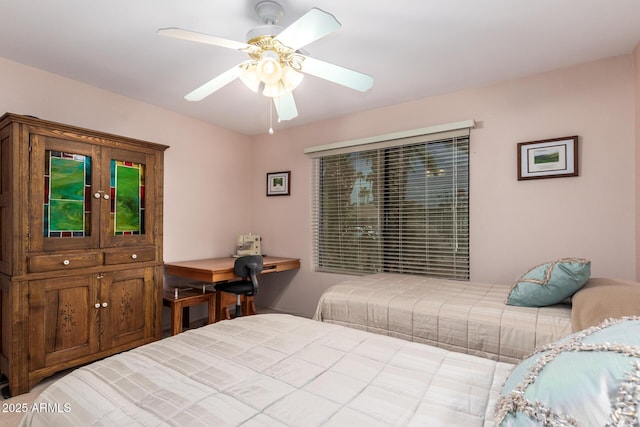 bedroom featuring a ceiling fan