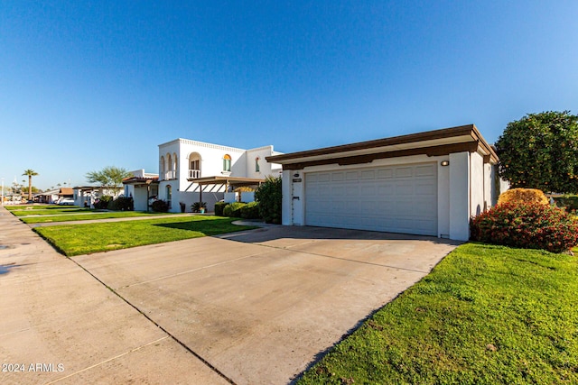 view of front of house featuring a front yard