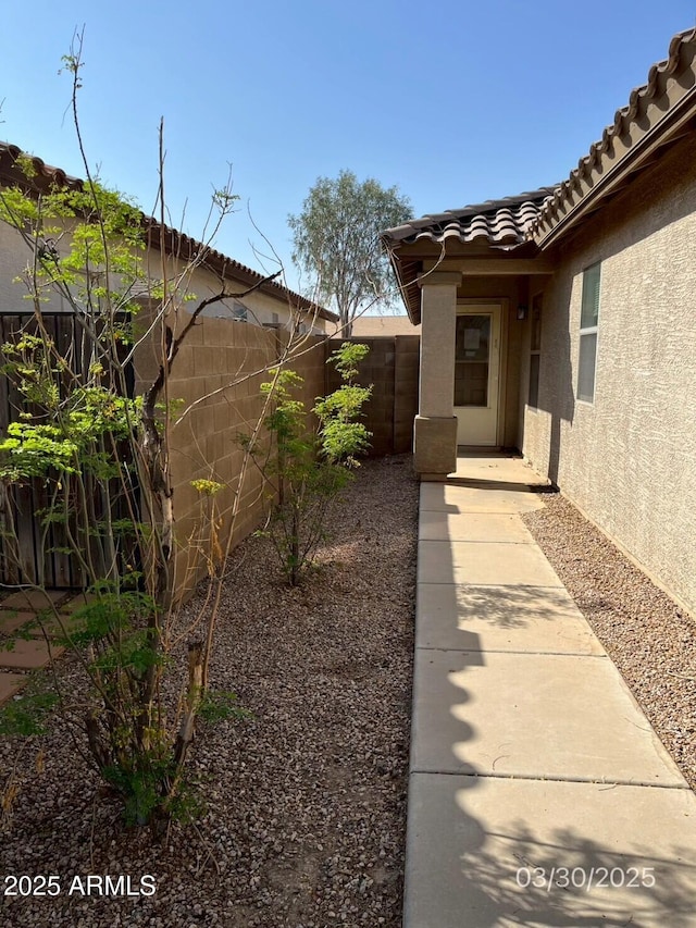 view of yard featuring a fenced backyard and a patio area