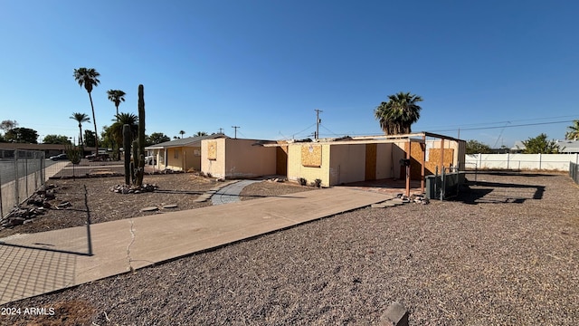 view of front of property with a patio area