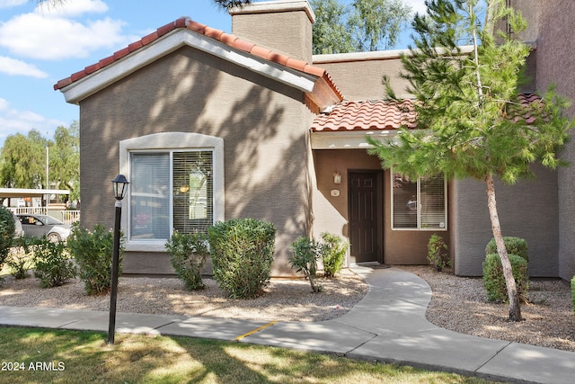 view of front of property