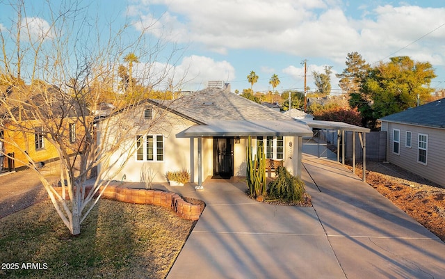 view of front of property