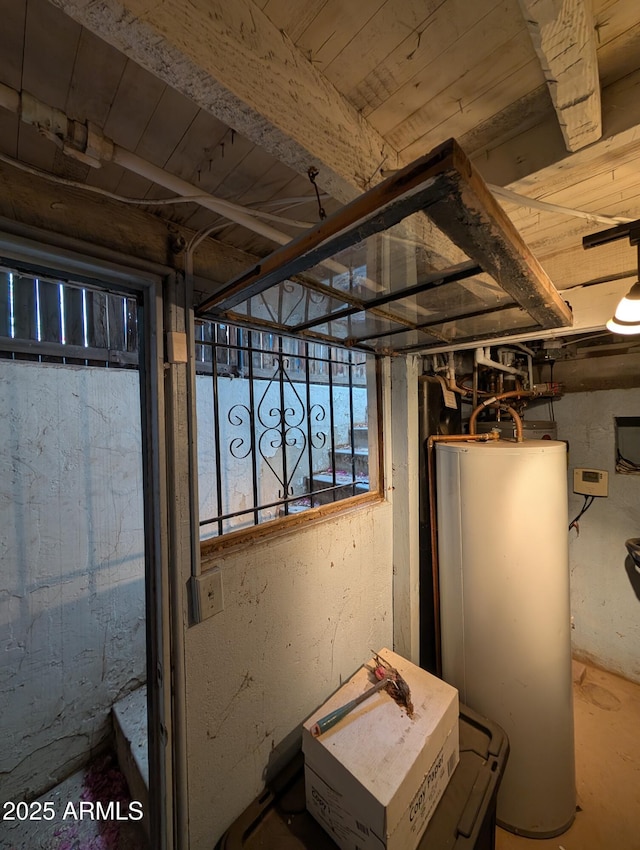 3827 N 8th St, Phoenix, AZ 85014 - basement with water heater