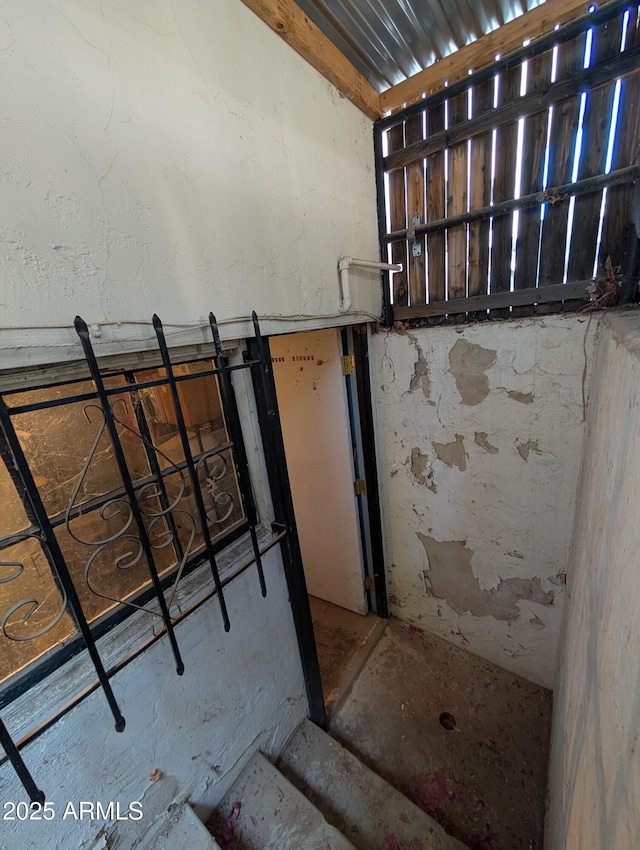 3827 N 8th St, Phoenix, AZ 85014 - view of staircase