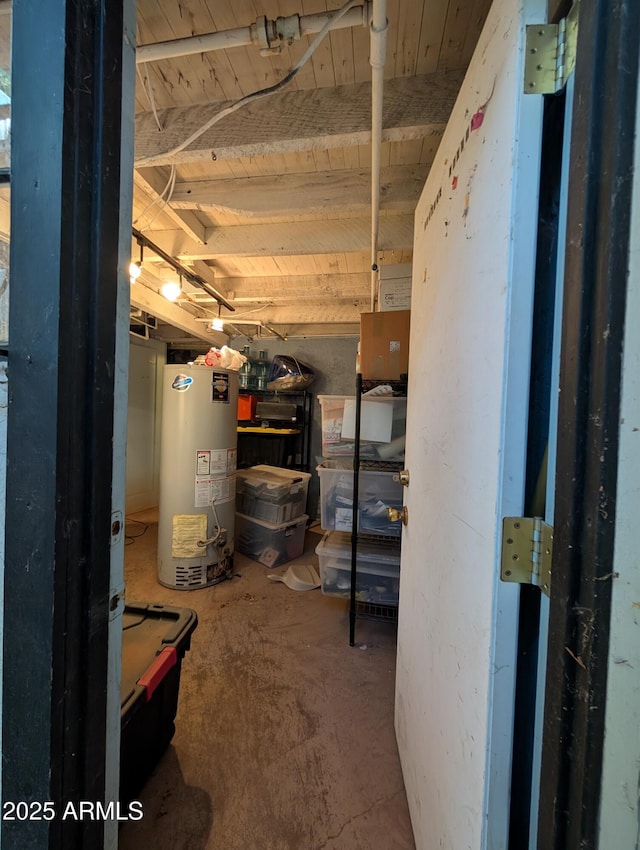3827 N 8th St, Phoenix, AZ 85014 - basement featuring gas water heater