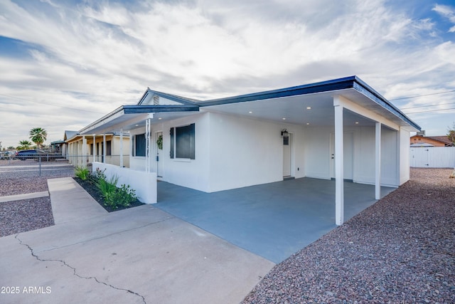 view of front facade featuring a carport